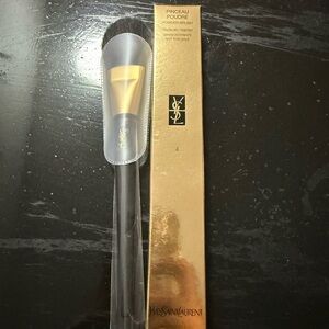 YSL Yves Saint Laurent Powder Brush